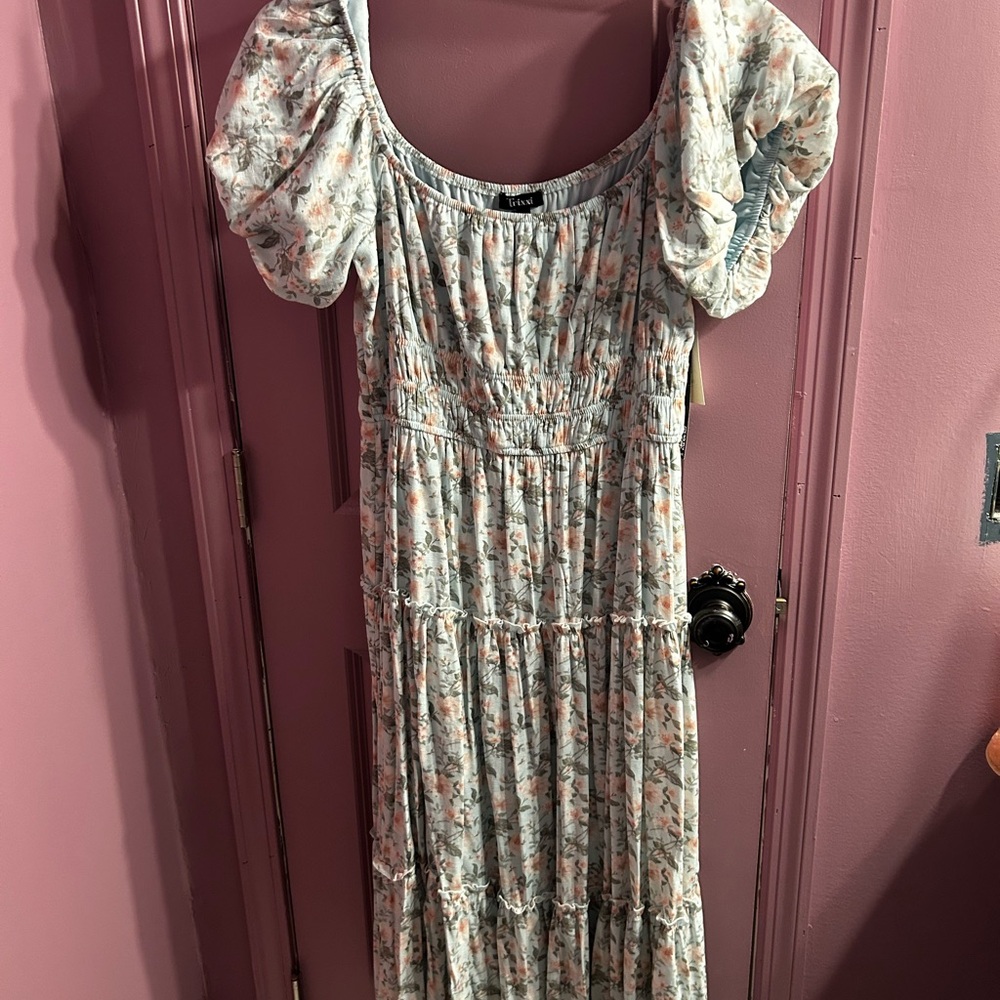 🌸 NWT Trixxi Floral Puff Sleeve Smocked Midi Dress